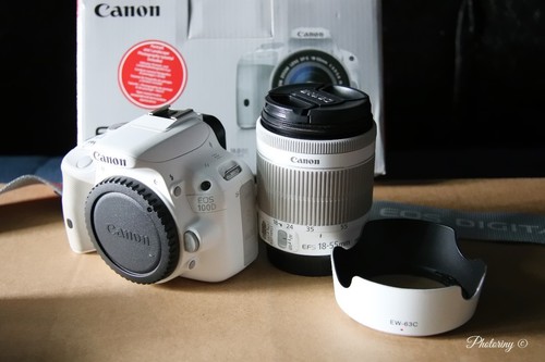 The smallest dslr - dslr, white