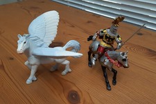 Simba Pegasus und Papo Ritter+Pferd Figuren