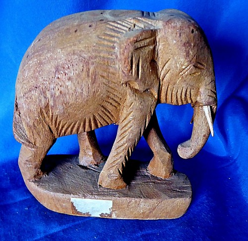 Elefant handgeschnitzt a - handgeschnitzt,