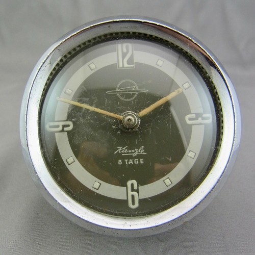 Alte fahrzeuguhr oldtimer opel - fahrzeuguhr,