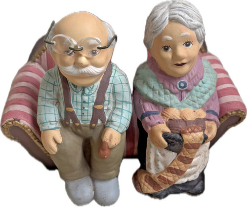 Oma und opa auf sofa - opa, keramik