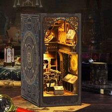 Astronomie Museum | Diorama | Book Nook - MagicHolz | 100-249 Teile