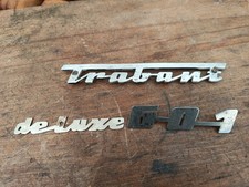 Trabant 601 Deluxe Schriftzug
