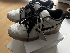 Off-White c/o Virgil Abloe