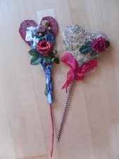 2x Deko-Stecker für Vasen Blumenkübel Herz Rattan Blume Bärchen Schleife Rosen