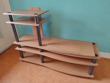 Sehr gut erhaltenes und äußerst praktisches TV-Regal zu verkaufen