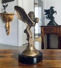 Bronzefigur Emily Kühlerfigur