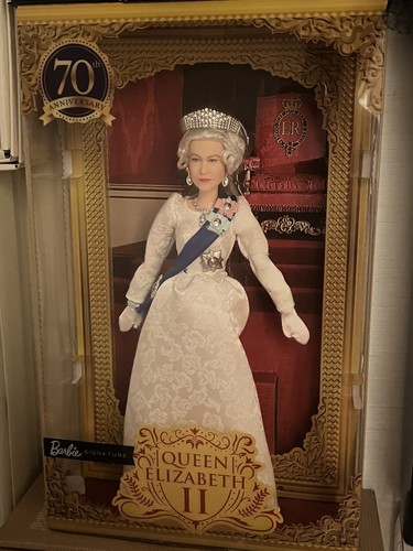 Mattel queen elizabeth - mattel,