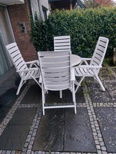 Gartenmöbel Set: Tisch und 4 Stühle und Passenden Polstern