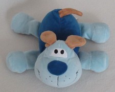 KIK Kuscheltier Hund blau hellblau dunkelblau liegend