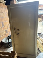 Großer Tresor - Massiv und Schwer - Auf Palette