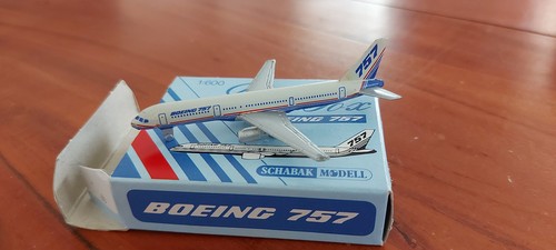 Flugzeugmodell boeing 757 - flugzeugmodell,