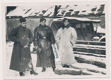 Foto Russland Wehrmacht PKW  Soldaten im Fell und Ledermantel MP40  2.WK (8657a)