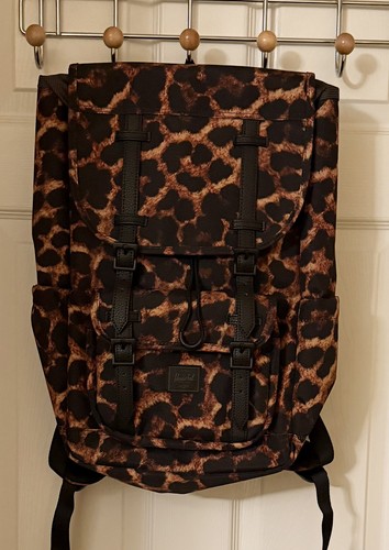 Nwt herschel little america - nwt,