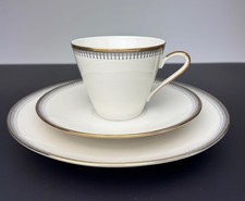Set aus Tasse, Untertasse und Teller (1950–1990, Winterling Kirchenlamitz )