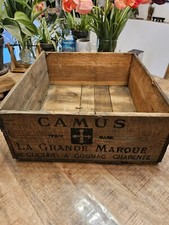 Leere Holzkiste Cognac Camus