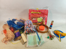 LOT DDR Handarbeit Basteln Kinder Webrahmen Stricklisel Bast Wolle Äpfelchen