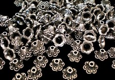 30 Perlenkappen Hütchen Farbe antiksilber Schmuck basteln Kappen #S166