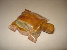 Kleine Schildkröte Figur aus Naturstein, Flussstein