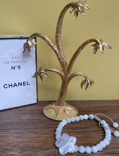 Vintage laden ring display - vintage,