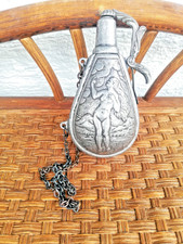 Alte Pulverflasche Metall mit