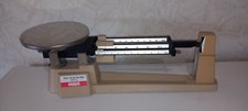 OHAUS , TRIPLE BEAM BALANCE  , 2610g ( T )