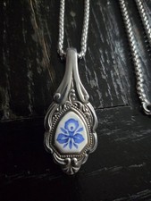 Kettenanhänger Blume Blau aus Besteck Besteckschmuck Unikat