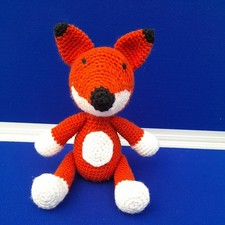 Handarbeit Fuchs gehäkelt