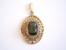  Anhänger Amerikaner A*D Andreas Daub Double  vergoldet mit giftgrünem Stein 