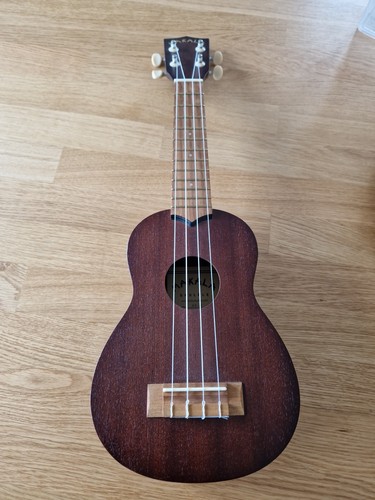 Makala ukulele set - set, mit