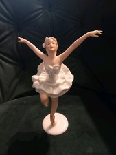 Wallendorf große Porzellanfigur Tänzerin 23,7 cm Modell 1957/3