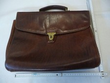 The Bridge Aktentasche, Serie