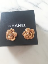 Chanel Ohrringe Kamelie