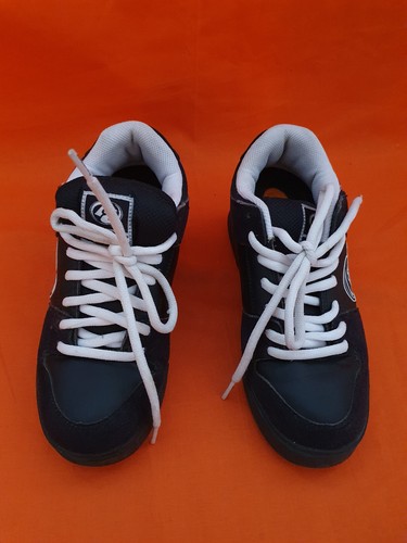 Sportschuhe - ✅,