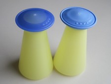 Tupperware 2 Streuer Junge