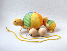 Sigikid Schildkröte mit Baby auf Rollen Nachziehtier Stofftier Plüschtier (T222)