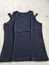 Schön TOP in Schwarz mit