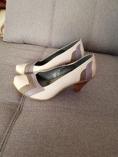 Aces of London  Pumps 38  Leder Gr.38 hellgrau Neu