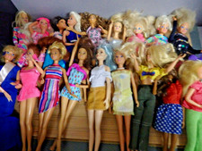 Barbie Puppen Konvolut 18