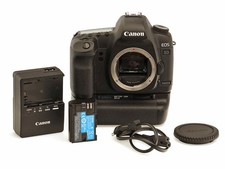 Canon EOS 5D Mark II DSLR Kamera Gehäuse / Body + Canon Handgriff BG-E6