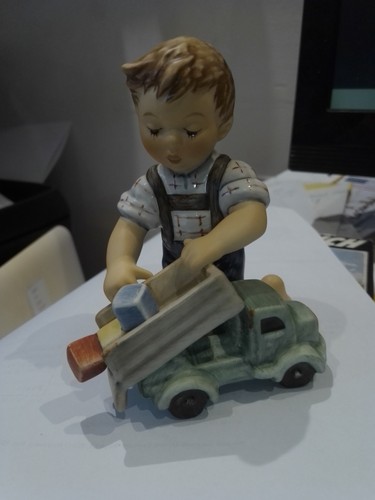 Junge mit lkw - junge, lkw,