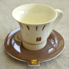 Nestle T Tasse mit Untertasse