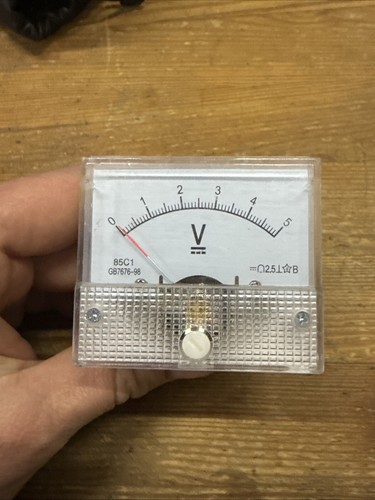 Voltmeter dc - /,