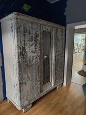 wunderschöner Vintage Kleiderschrank aus Vollholz