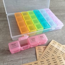 Pillenbox 7 Tage 4 Fächer Medikamentenbox Pillendose Tablettenbox mit Stickern
