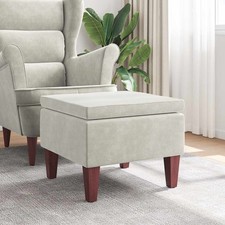 Hocker mit Holzbeinen