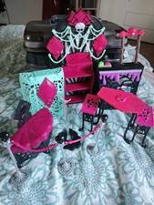 Monster High Möbel Konvolut /
