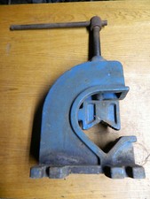 Massiever schwerer Rohrschraubstock Pionier