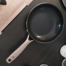 Blue Diamond Cookware Bratpfanne aus Keramik mit Diamantstruktur, 20cm