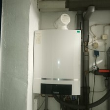 Buderus GB162-15 Gasheizkessel, Bj. 2009 mit Ausdehnungsgefäß und Nachfüllkombi